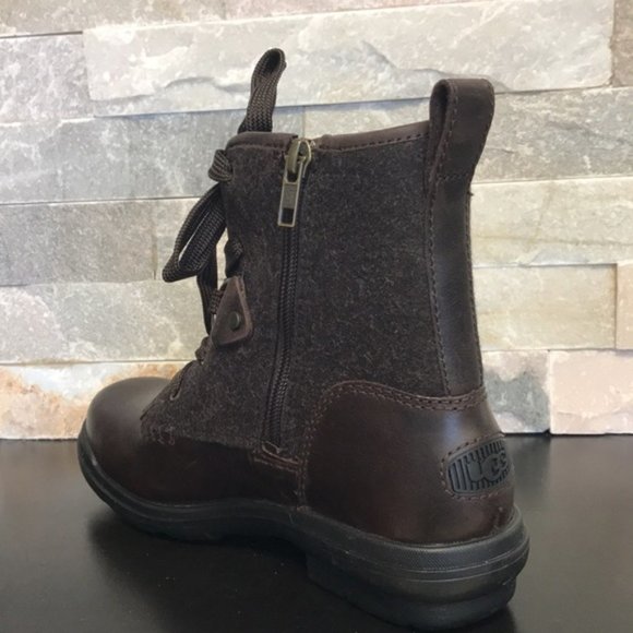 🎁 UGG Women's Hapsburg Lace Fashion Boot - Picture 8 of 8